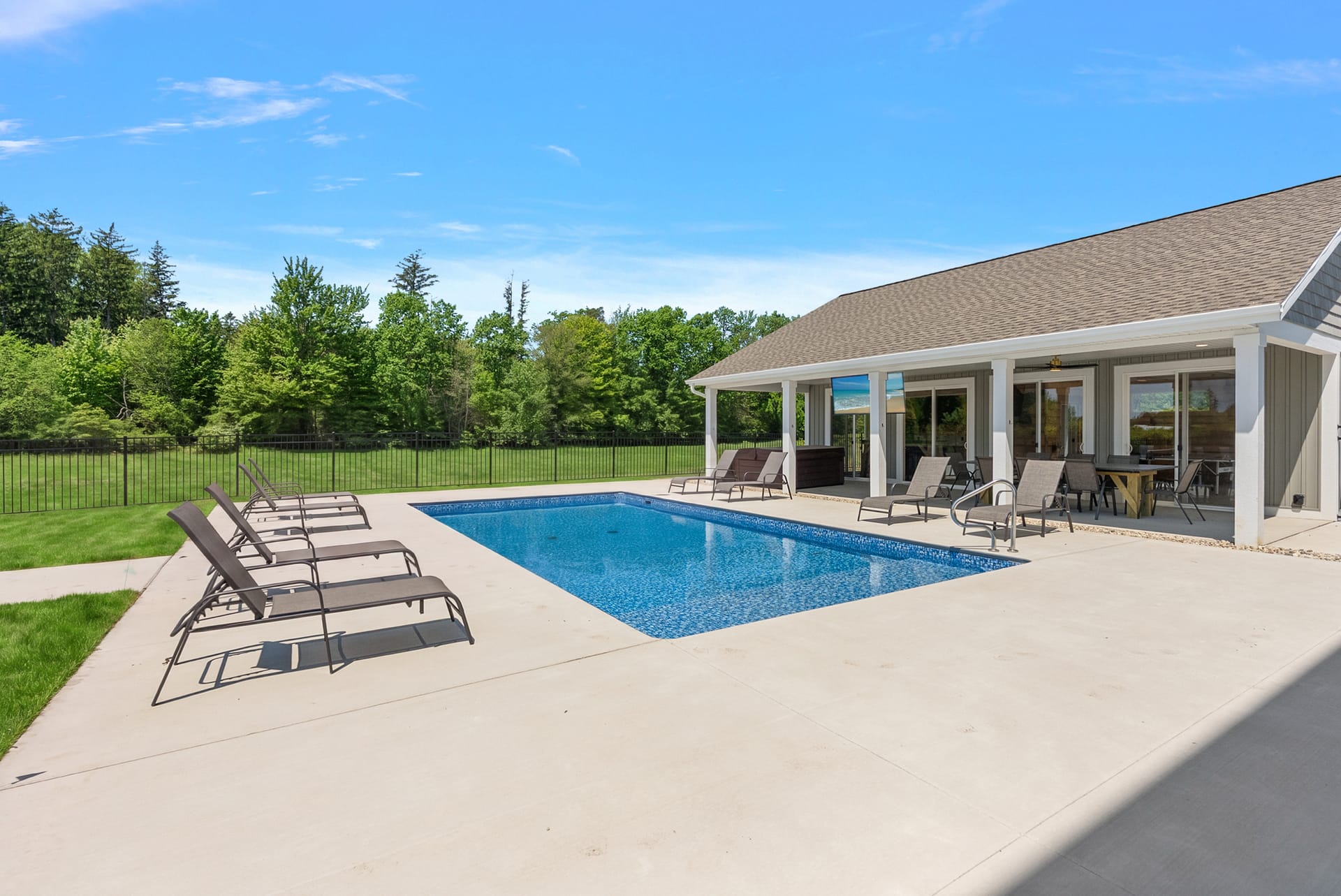 Blueberry Grand Retreat 8