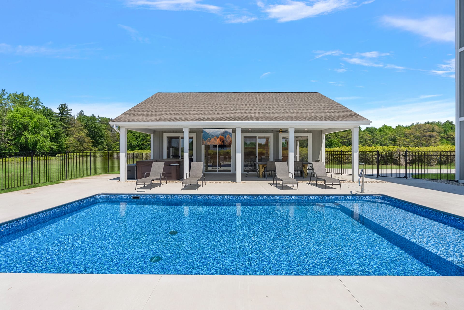 Blueberry Grand Retreat 12