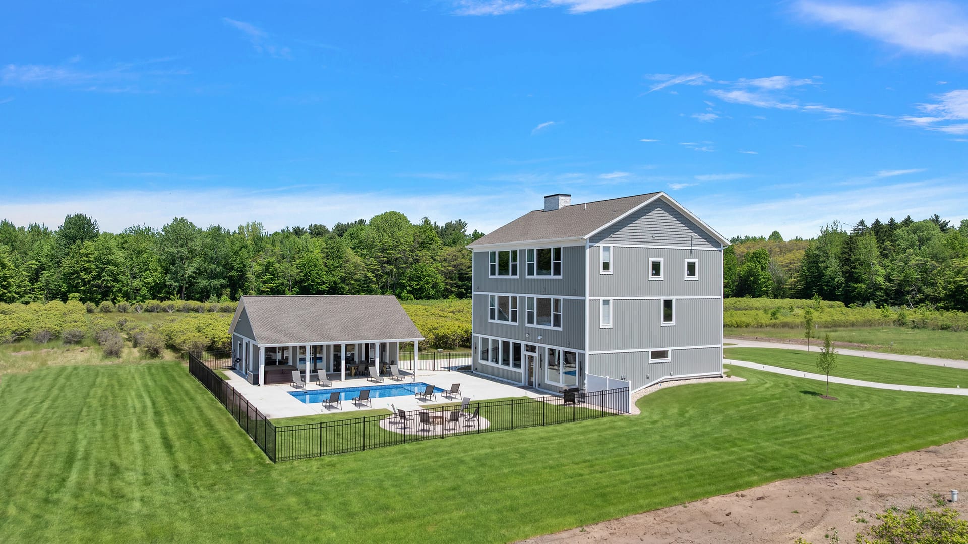 Blueberry Grand Retreat 15