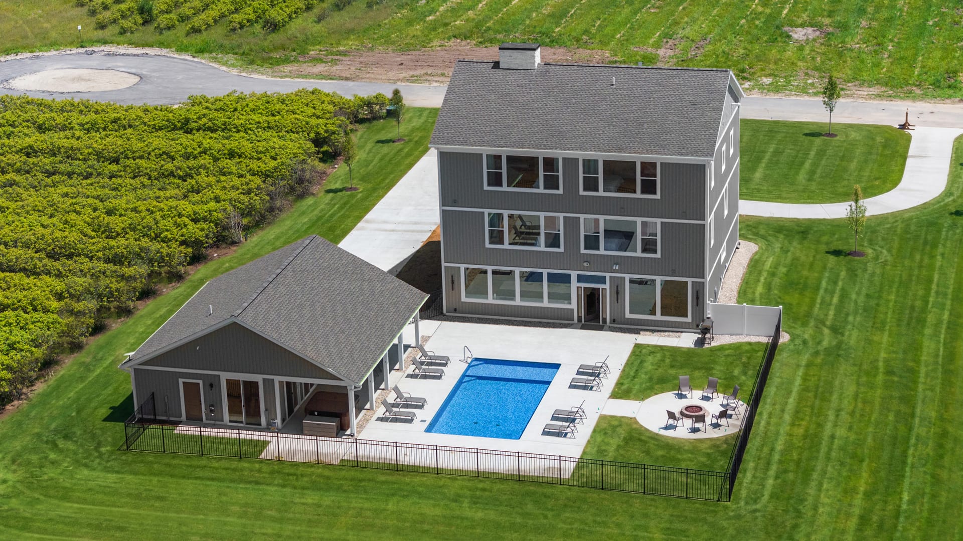 Blueberry Grand Retreat 16
